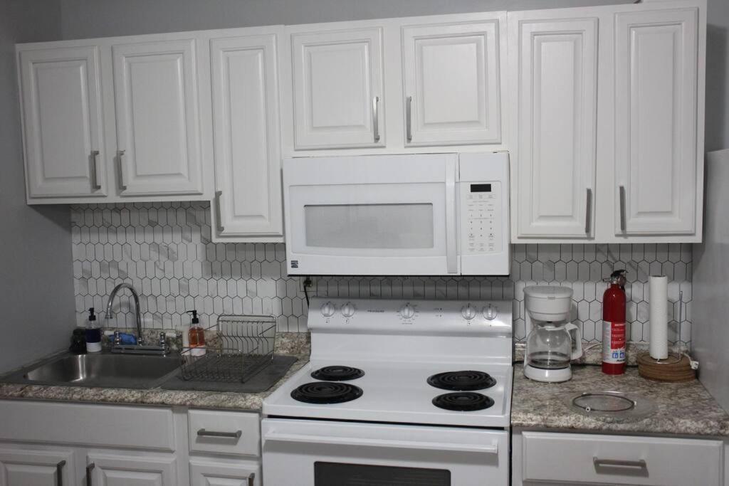 Entire 2-Bed Private Apt - Ewr/Nyc/Outlet Mall Newark Exterior foto